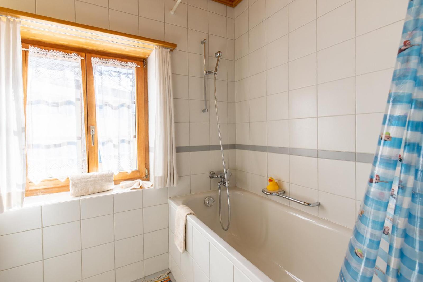 Chasa Tredeschin Apartment Скуол Екстериор снимка