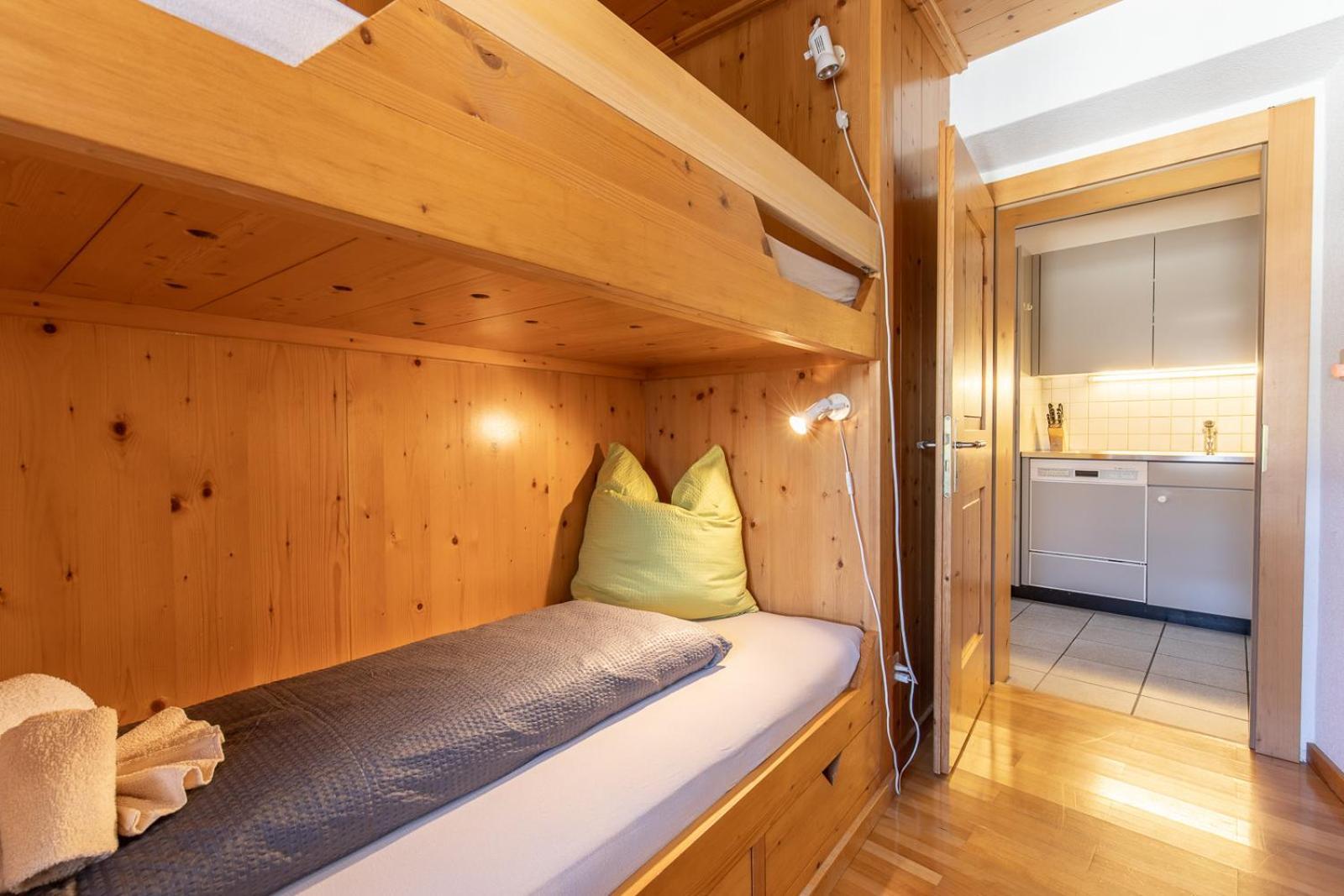 Chasa Tredeschin Apartment Скуол Екстериор снимка